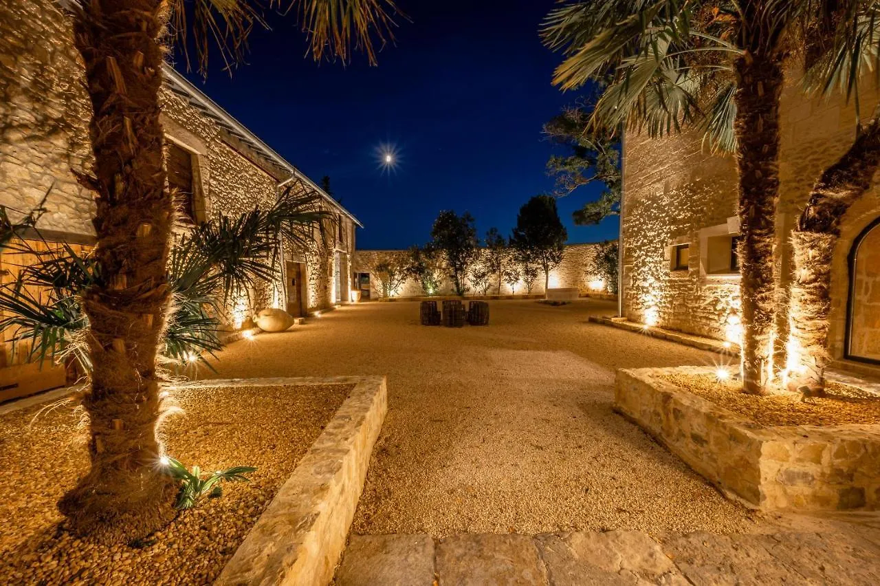 Holiday home Mas Provencal Avec Piscine Chauffee ! Villa Tarascon France