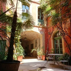 Rue Du Chateau Bed & Breakfast